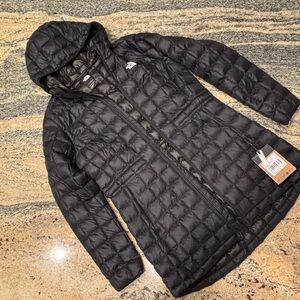 BRAND NEW The North Face Thermoball Parka